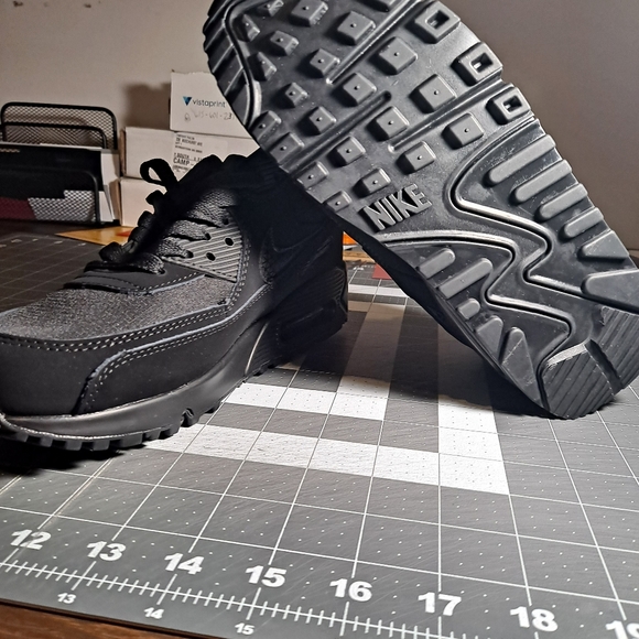 Women Air Max 90 size 8 - Picture 3 of 3